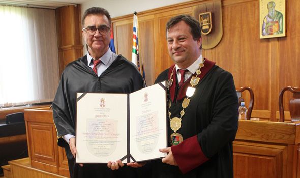 Prof. dr Valentin Đonov promovisan u počasnog doktora Univerziteta u Kragujevcu