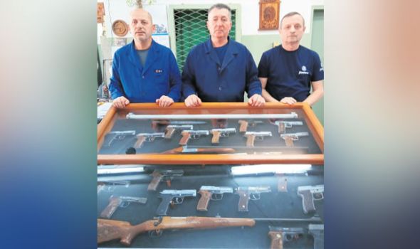 „Zastavina” puška iz umetničke radionice prodata za 25.000 evra
