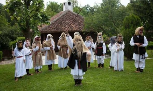 Završni program škole folklora Srpskog ansambla “Smilje“