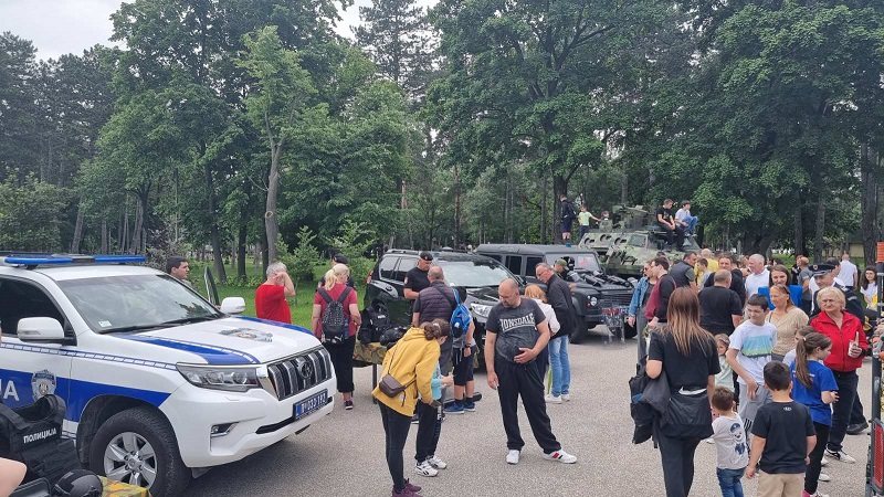Edukacija i druženje: Obeležen dan MUP-a, Kragujevčani u velikom broju posetili manifestaciju u Velikom parku (FOTO)