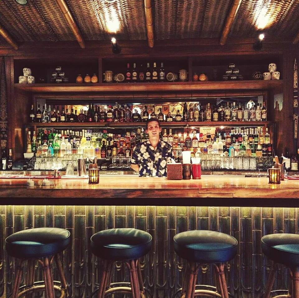 bar