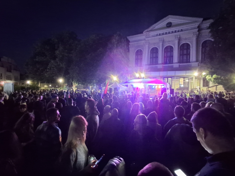 "Na Trgu sa đacima, kod opštine sa ćacima": Proslavljen Đurđevdan i na Đačkom trgu
