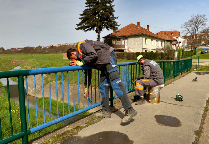 Renoviranje ograde mosta preko Sušičkog potoka (FOTO)