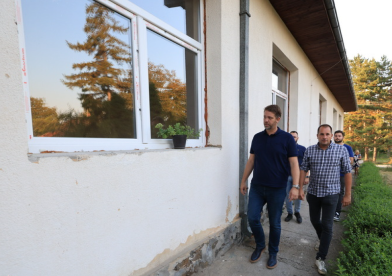 U Resniku u toku pripreme za novu školsku godinu
