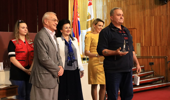 Svetski dan dobrovoljnih davalaca krvi: Uručena priznanja HUMANIM Kragujevčanima (FOTO)