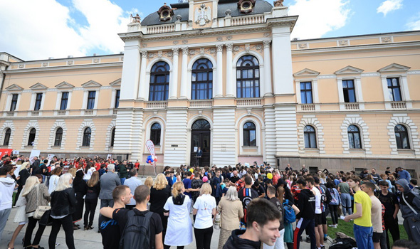 Kragujevac obeležio Svetski dan fizičke aktivnosti: “Sportom do zdravlja” na Trgu Radomira Putnika (FOTO)