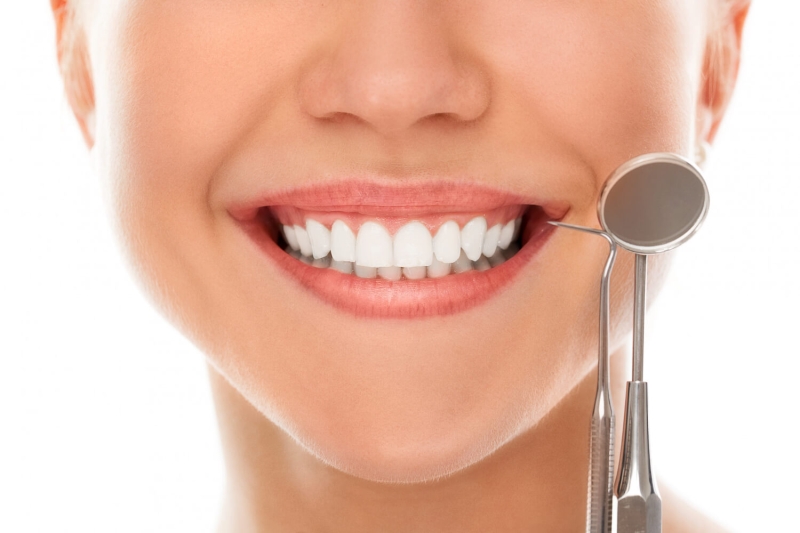 All-on-4 u odnosu na tradicionalne zubne implante: Šta treba da znate?